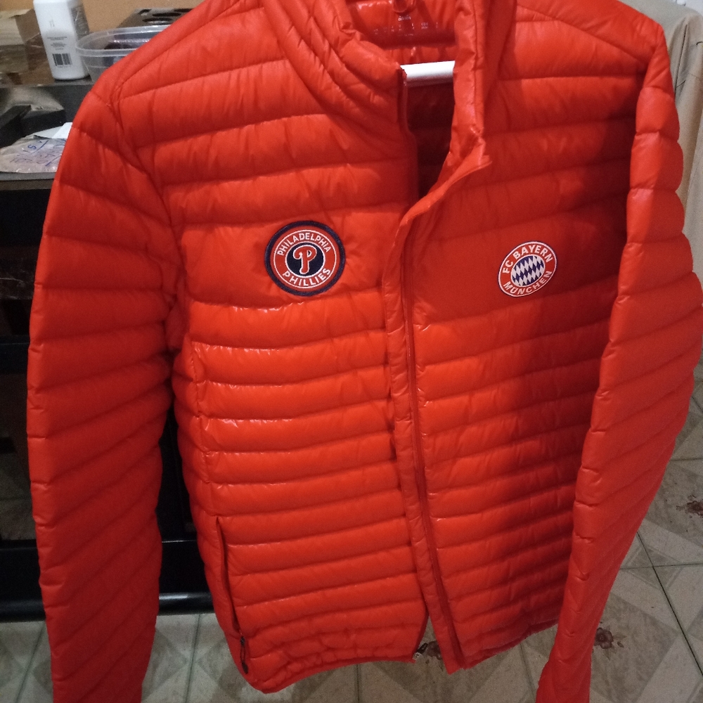 Adidas jacket - Picture 3 of 3